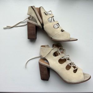 Steve Madden Nilunda Lace Up Heel size 7.5